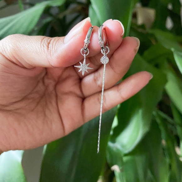 Asymmetric Sun & Star Duo Earrings - Picture 2 of 3